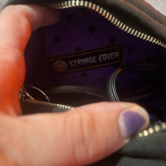 Strange Coven Handmade Bowtie Bag - Picture 7 of 7